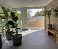 Apartamento com 90m², 3 dormitórios, 1 suíte, 2 vagas no bairro Cristo Redentor em Porto Alegre