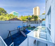 Apartamento com 90m², 3 dormitórios, 1 suíte, 2 vagas no bairro Cristo Redentor em Porto Alegre