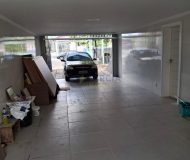 Casa com 228m², 3 dormitórios, 1 suíte, 4 vagas no bairro Vila Ipiranga em Porto Alegre
