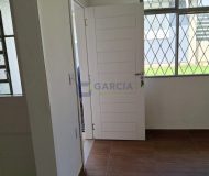 Casa com 228m², 3 dormitórios, 1 suíte, 4 vagas no bairro Vila Ipiranga em Porto Alegre