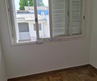 Casa com 228m², 3 dormitórios, 1 suíte, 4 vagas no bairro Vila Ipiranga em Porto Alegre