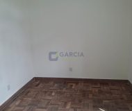 Casa com 228m², 3 dormitórios, 1 suíte, 4 vagas no bairro Vila Ipiranga em Porto Alegre