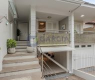 Casa com 198m², 3 dormitórios, 1 suíte, 3 vagas no bairro Jardim Itu em Porto Alegre