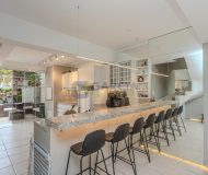 Casa com 198m², 3 dormitórios, 1 suíte, 3 vagas no bairro Jardim Itu em Porto Alegre