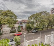 Casa com 198m², 3 dormitórios, 1 suíte, 3 vagas no bairro Jardim Itu em Porto Alegre