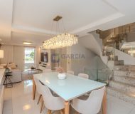 Casa com 198m², 3 dormitórios, 1 suíte, 3 vagas no bairro Jardim Itu em Porto Alegre