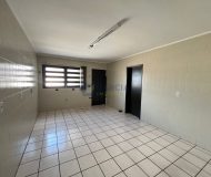 Sala Comercial com 200m², 2 vagas no bairro Sarandi em Porto Alegre