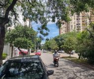 Apartamento com 62m², 2 dormitórios no bairro Vila Ipiranga em Porto Alegre