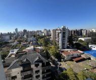 Apartamento com 104m², 3 dormitórios, 1 suíte, 2 vagas no bairro Higienópolis em Porto Alegre