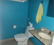 Casa com 286m², 4 dormitórios, 2 suítes, 2 vagas no bairro Santa Fé em Porto Alegre