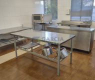 Prédio com 515m² no bairro Parque Santa Fé em Porto Alegre