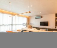 Apartamento com 172m², 3 dormitórios, 3 suítes, 3 vagas no bairro Moinhos de Vento em Porto Alegre