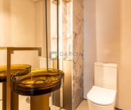 Apartamento com 172m², 3 dormitórios, 3 suítes, 3 vagas no bairro Moinhos de Vento em Porto Alegre
