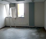 Prédio com 4.382m², 99 vagas no bairro Floresta em Porto Alegre