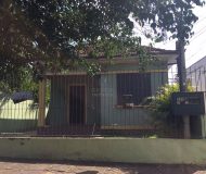 Casa com 346m², 4 dormitórios, 3 vagas no bairro Jardim Itu Sabará em Porto Alegre