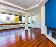 Cobertura com 285m², 4 dormitórios, 2 suítes, 3 vagas no bairro Jardim Lindóia em Porto Alegre