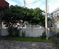 Casa com 254m², 2 dormitórios, 1 suíte, 5 vagas no bairro Sarandi em Porto Alegre