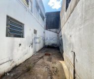 Depósito com 200m², 2 vagas no bairro Sarandi em Porto Alegre