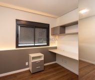 Apartamento com 76m², 3 dormitórios, 1 suíte, 2 vagas no bairro Vila Ipiranga em Porto Alegre