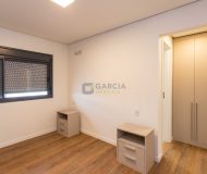 Apartamento com 76m², 3 dormitórios, 1 suíte, 2 vagas no bairro Vila Ipiranga em Porto Alegre