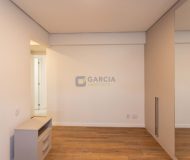 Apartamento com 76m², 3 dormitórios, 1 suíte, 2 vagas no bairro Vila Ipiranga em Porto Alegre