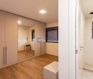 Apartamento com 76m², 3 dormitórios, 1 suíte, 2 vagas no bairro Vila Ipiranga em Porto Alegre
