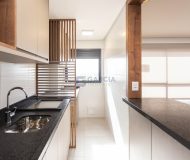 Apartamento com 76m², 3 dormitórios, 1 suíte, 2 vagas no bairro Vila Ipiranga em Porto Alegre