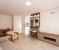 Apartamento com 76m², 3 dormitórios, 1 suíte, 2 vagas no bairro Vila Ipiranga em Porto Alegre