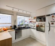 Casa com 200m², 3 dormitórios, 1 suíte, 2 vagas no bairro Jardim Sabará em Porto Alegre