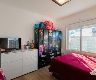 Casa com 200m², 3 dormitórios, 1 suíte, 2 vagas no bairro Jardim Sabará em Porto Alegre