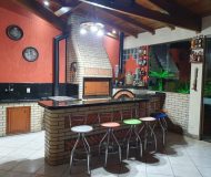 Prédio com 330m², 3 dormitórios, 1 suíte no bairro Vila Jardim América em Cachoeirinha