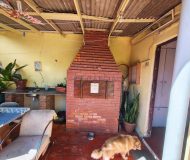 Casa com 109m², 3 dormitórios, 2 vagas no bairro Parque Minuano em Porto Alegre