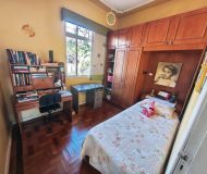 Casa com 109m², 3 dormitórios, 2 vagas no bairro Parque Minuano em Porto Alegre