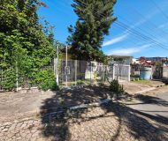 Casa com 109m², 3 dormitórios, 2 vagas no bairro Parque Minuano em Porto Alegre