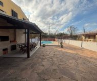 Casa com 250m², 3 dormitórios, 1 suíte, 3 vagas no bairro Santa Rosa de Lima em Porto Alegre