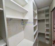 Casa com 250m², 3 dormitórios, 1 suíte, 3 vagas no bairro Santa Rosa de Lima em Porto Alegre