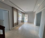 Casa com 250m², 3 dormitórios, 1 suíte, 3 vagas no bairro Santa Rosa de Lima em Porto Alegre