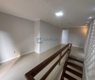 Casa com 250m², 3 dormitórios, 1 suíte, 3 vagas no bairro Santa Rosa de Lima em Porto Alegre