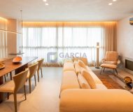 Apartamento com 322m², 4 dormitórios, 4 suítes, 4 vagas no bairro Moinhos de Vento em Porto Alegre