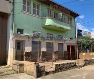 Prédio com 363m², 1 dormitório, 2 vagas no bairro São João em Porto Alegre