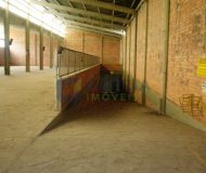 Depósito com 700m², 25 vagas no bairro Floresta em Porto Alegre