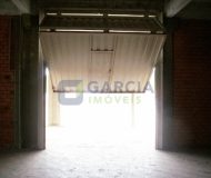 Depósito com 700m², 25 vagas no bairro Floresta em Porto Alegre