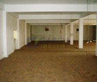 Depósito com 700m², 25 vagas no bairro Floresta em Porto Alegre