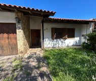 Casa com 199m², 3 dormitórios, 1 suíte, 2 vagas no bairro Jardim Planalto em Porto Alegre