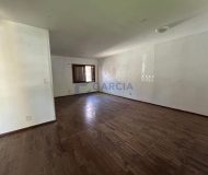 Casa com 199m², 3 dormitórios, 1 suíte, 2 vagas no bairro Jardim Planalto em Porto Alegre