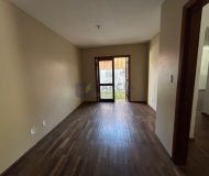 Casa com 199m², 3 dormitórios, 1 suíte, 2 vagas no bairro Jardim Planalto em Porto Alegre