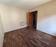 Casa com 199m², 3 dormitórios, 1 suíte, 2 vagas no bairro Jardim Planalto em Porto Alegre