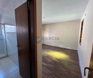 Casa com 199m², 3 dormitórios, 1 suíte, 2 vagas no bairro Jardim Planalto em Porto Alegre