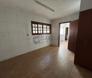 Casa com 199m², 3 dormitórios, 1 suíte, 2 vagas no bairro Jardim Planalto em Porto Alegre