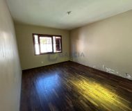 Casa com 199m², 3 dormitórios, 1 suíte, 2 vagas no bairro Jardim Planalto em Porto Alegre